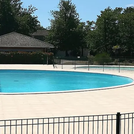 Holiday home Maison 3 Avec Piscine Proche