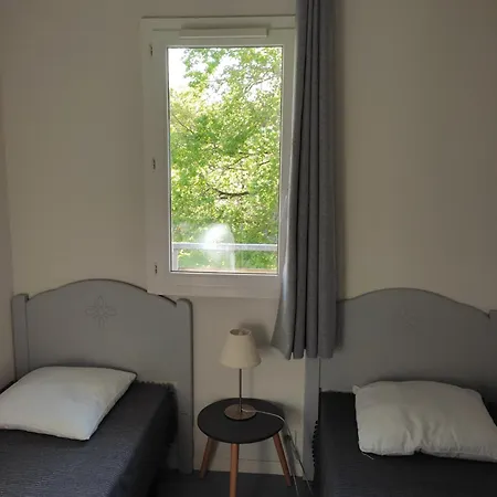 Holiday home Maison 3 Avec Piscine Proche