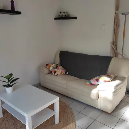 Maison 3 Avec Piscine Proche *