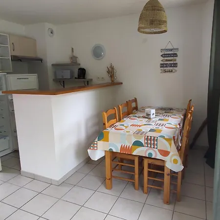 Holiday home Maison 3 Avec Piscine Proche